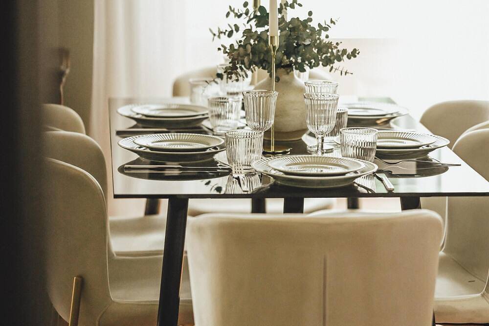 Ganze Wohnung, Classic Suite | Zentrum | Tiefg. Stellpl. | Balkon in Wiesbaden, Rheingau