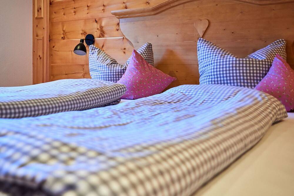 Entire apartment, Ferienwohnung Stoableame - Ferienwohnungen Bergbleamal in Rottach-Egern, Bavarian Alps