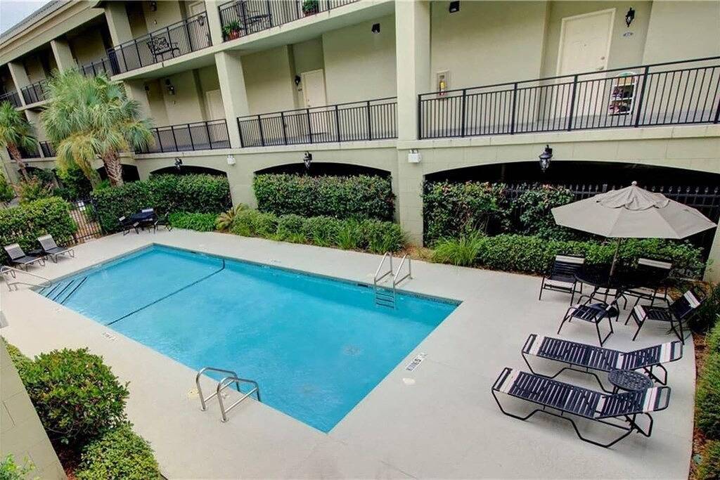 Ganze Wohnung, Beach Air - Free Bikes - Walk 2 Pier Village & Beach in St. Simons Island, Glynn County