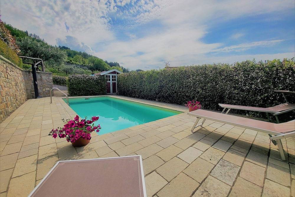 Steinhaus mit schöner Loggia,privatem Pool, zu Fuß erreichbare Einrichtungen in San Romano in Garfagnana, Garfagnana