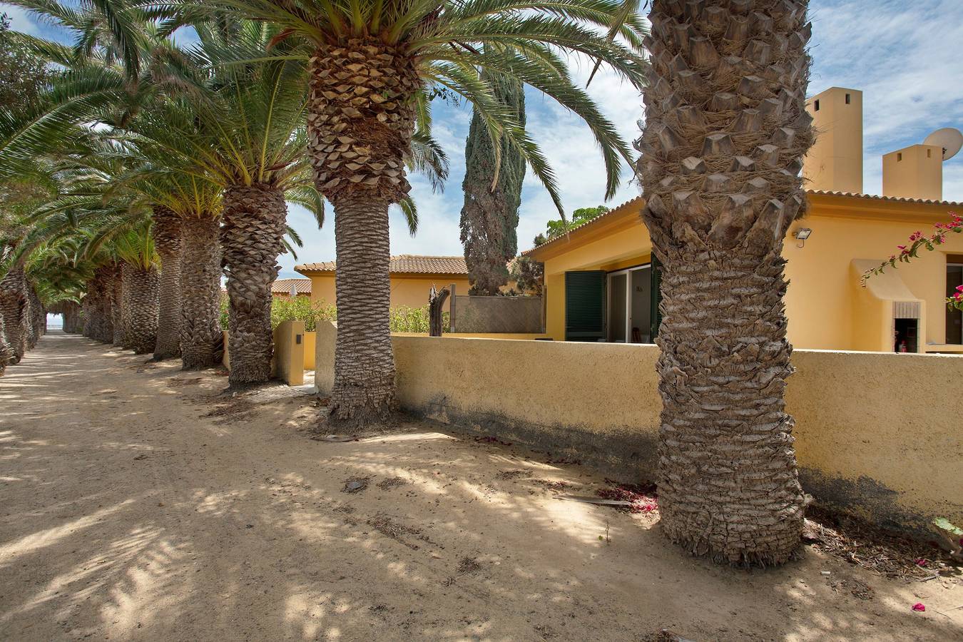 Casa de vacaciones 'Casa De Férias A 75 Metros Da Praia' con vistas a la montaña in Porto Santo, Isla de Madeira