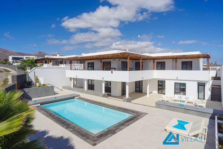 Villa für 10 Personen, mit Balkon und Terrasse sowie Garten und Pool