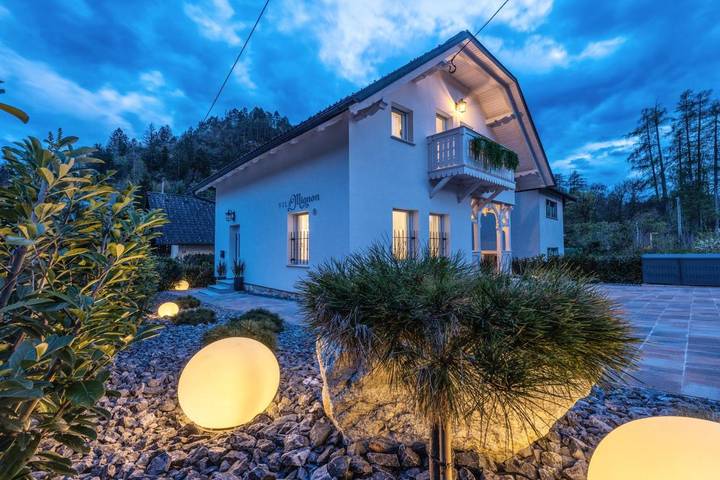 Villa für 5 Personen, mit Balkon und Terrasse sowie Garten und Ausblick in Bled