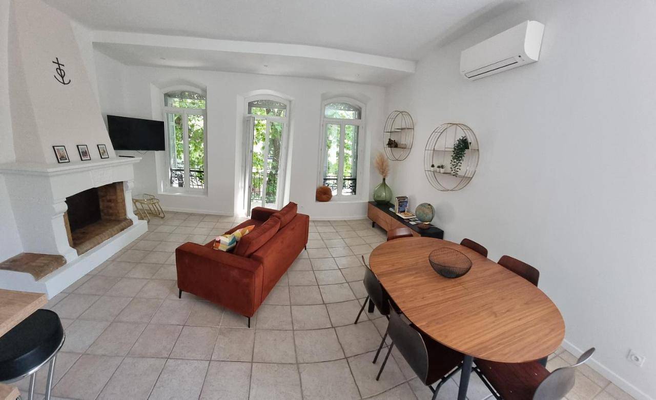 Appartement entier, Two-Bedroom Apartment in Salon-de-Provence, Côte méditerranéenne (France)