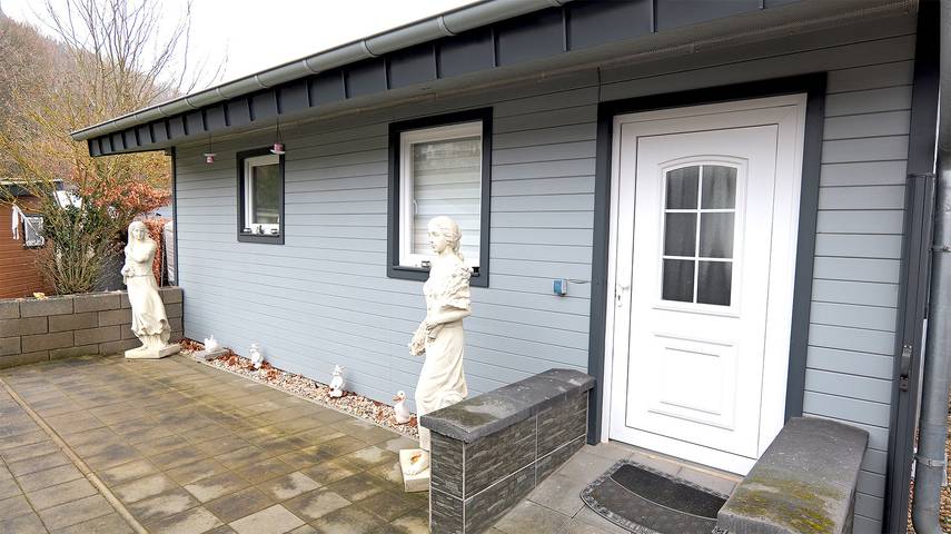 Chalet voor 4 personen, with terras and uitzicht as well as sauna and tuin in de Eifel