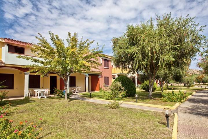 Appartamento per 4 persone, con balcone/terrazza e balcone nonché piscina in Porto Ottiolu