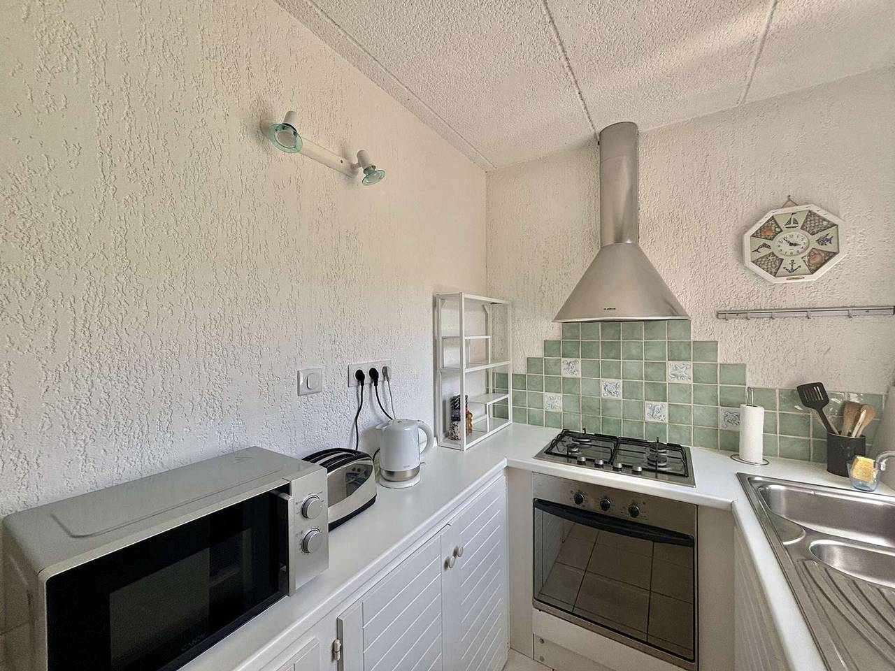 Apartamento entero, Apartamento de 3 habitaciones con terraza cerca de la playa en Lumio in Sant Ambroggio, Lumio