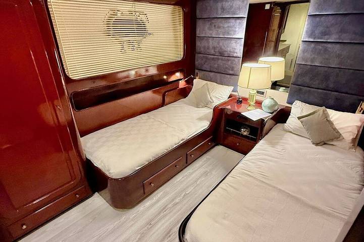 7 cabins 27M Benetti luxury yacht Velora in Cesme, Türkische Ägäis