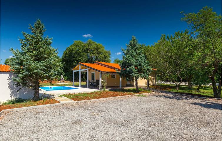 Modernes Apartment mit 2 Schlafzimmern, Pool, in Küstennähe und in der Nähe des Flughafens Pula in Valtura, Südküste Istrien