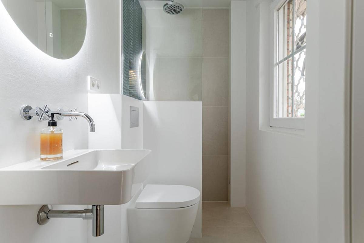 Haus am See mit Badesteg direkt am Wasser, neu renoviert in Treptow - Köpenick, Berlin