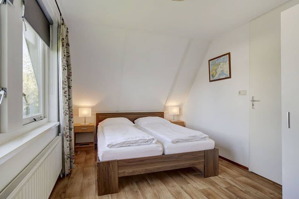 Atemberaubendes alleinstehendes Ferienhaus für 6 Leute mit  W-Lan und Tv in Zonnemaire, Zeeuwse Kust