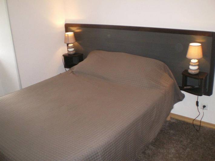 Hôtel pour 2 personnes, avec Terrasse ainsi que Jardin et Piscine à Le Nayrac - 3