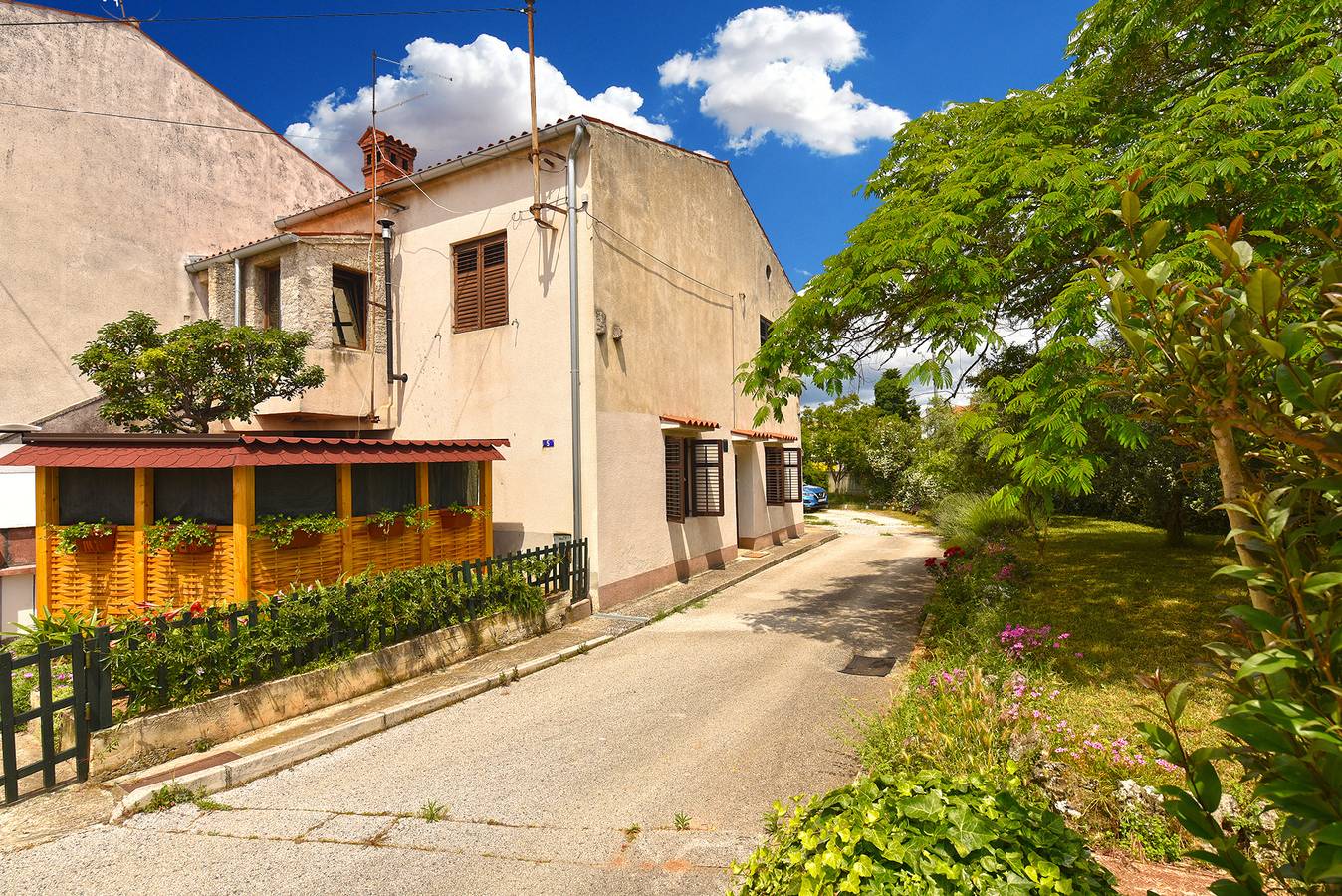 Apartamento entero, Apartamento de vacaciones para 5 personas con terraza in Fazana, Costa sur de Istria