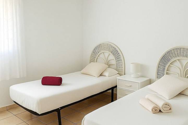 Location de vacances pour 8 personnes, avec jardin dans Playa Flamenca - 4