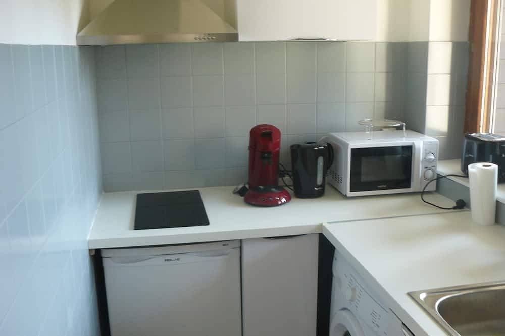 Entire apartment, Nice T1 Bis ideally located, parking, wifi and garden in Thonon-les-Bains, Thonon-les-Bains region