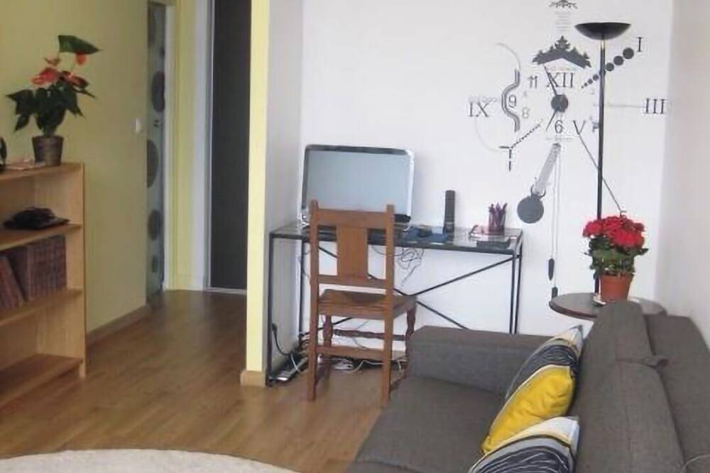 Entire apartment, Beautiful Apartment Porte de Montreuil in Bagnolet, Seine-Saint-Denis