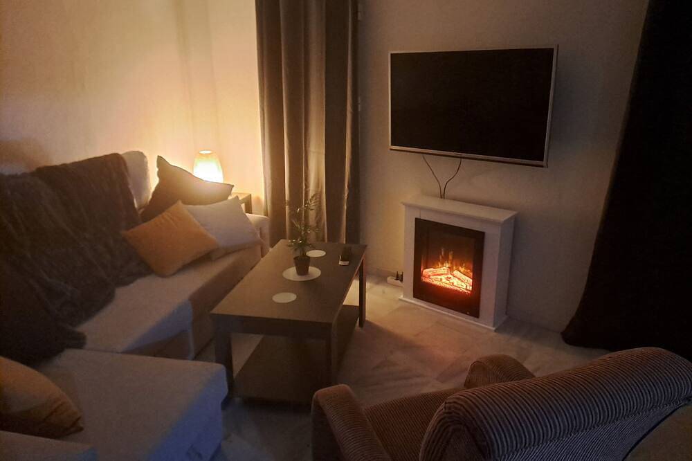 Entire apartment, Charming apartment for couples - discover magical Seville! in Tomares, Sevilla Province