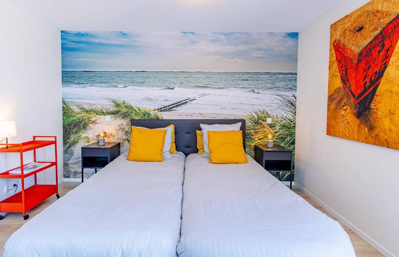 Roosjesweg 2 Gastenkamer met parkeerplaats en terras Eg in Domburg, Walcheren