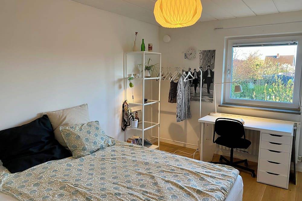 Practical and tasteful chain house in quiet area in Väster, Malmö