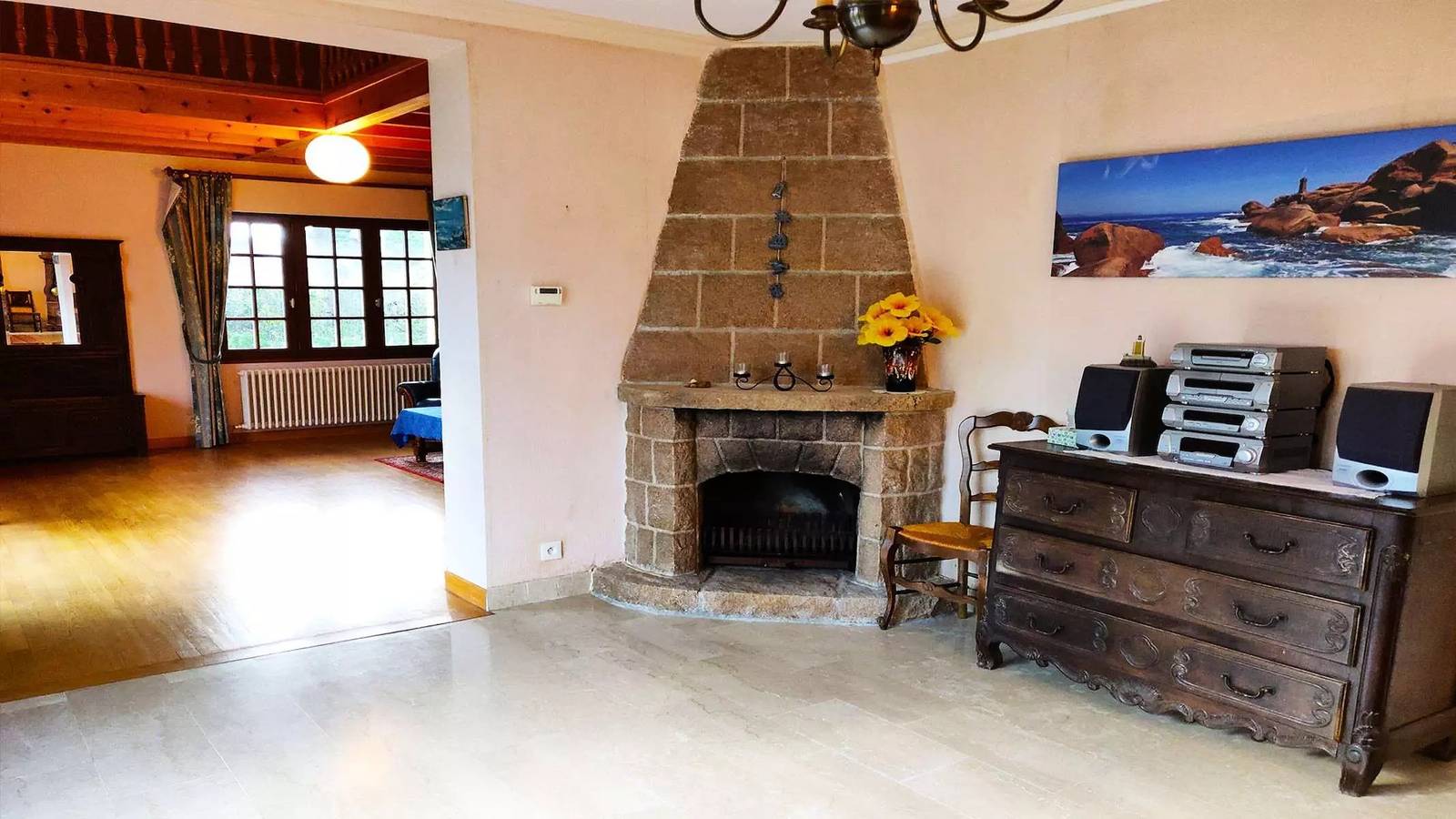 Guss Heol Haus in der Nähe des Strandes der weißen Strike in Trégastel, Rosa Granitküste
