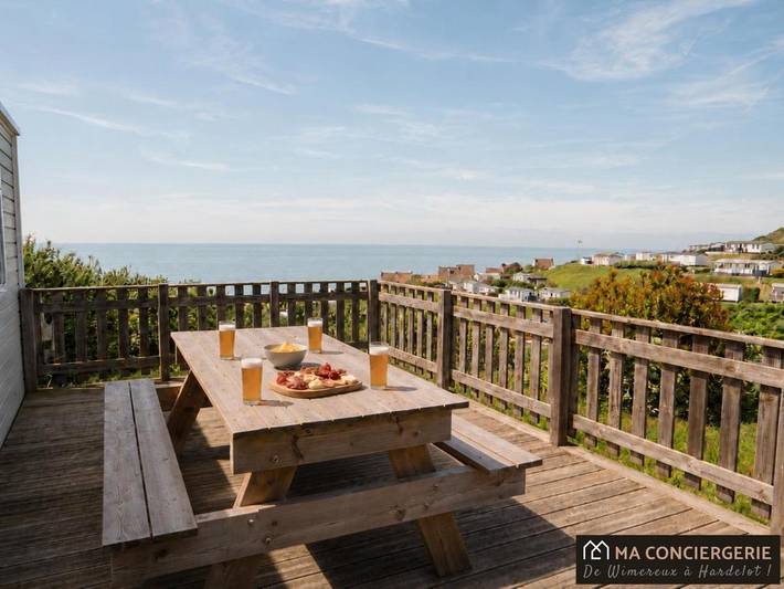 Camping pour 4 personnes, avec Terrasse et Jardin ainsi que Piscine et Vue