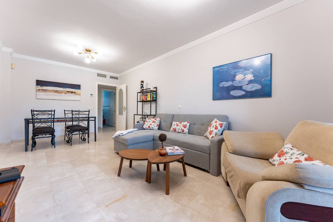 Entire apartment, Apartment "Pino Golf Garden" with Pool, Wi-Fi, Garden & Terrace in Marbella East, Marbella