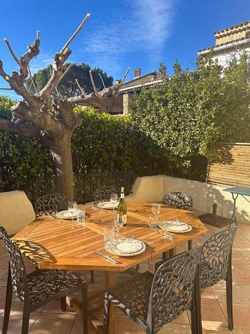 Location de vacances pour 8 personnes, avec jardin dans Office de Tourisme des Salles sur Verdon