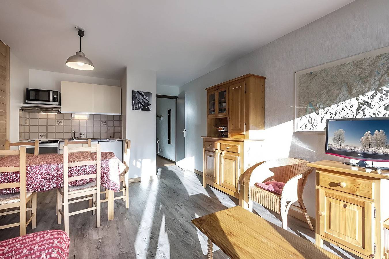 Ganze Ferienwohnung, Uptown, Bossonnet lifts and shops nearby, nice volumes, parking in La Clusaz, Annecy und Umgebung