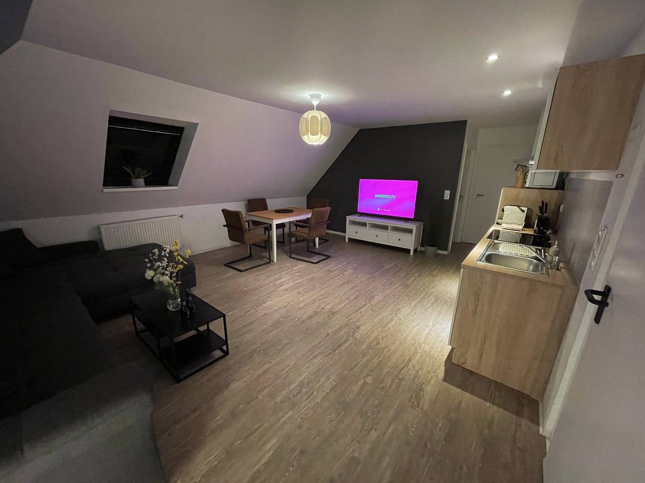 Ganze Wohnung, Cozy 55 m² top floor apartment – ideal for holidays & work in Glückstadt, Kreis Steinburg