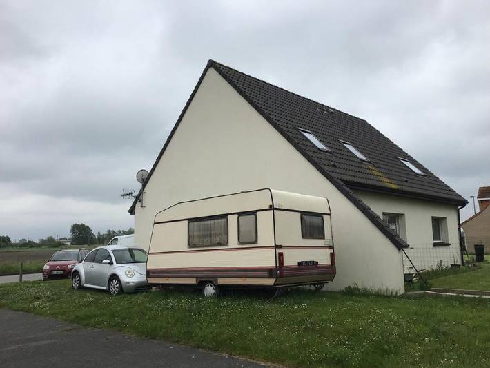 Location de vacances pour 2 personnes, avec Terrasse ainsi que Jardin et Vue à Les Attaques