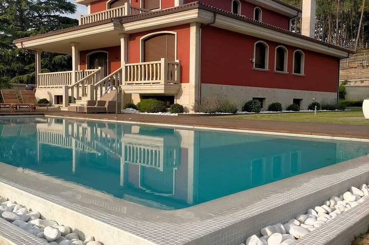 Villa für 7 Personen, mit Garten und Balkon - 1