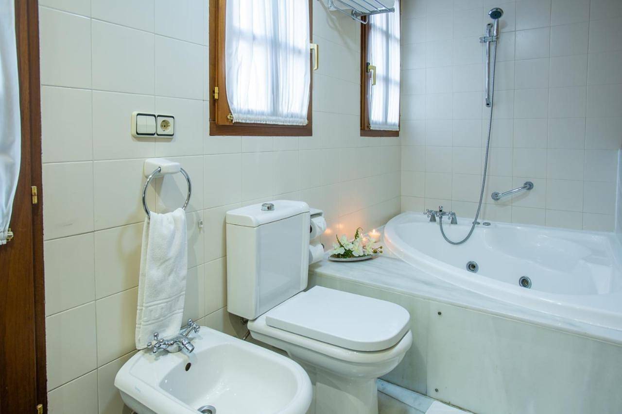 Hotel Palacio De La Viñona in Oviedo, Cordillera Cantábrica