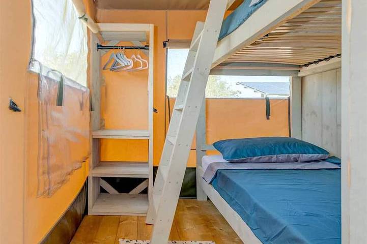 Villa pour 4 personnes, avec terrasse ainsi que jacuzzi et jardin, animaux acceptés à Maslinica - 4