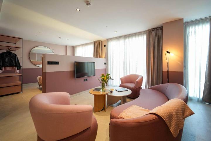 Gîte pour 2 personnes, avec terrasse ainsi que vue et piscine à La Vila Joiosa