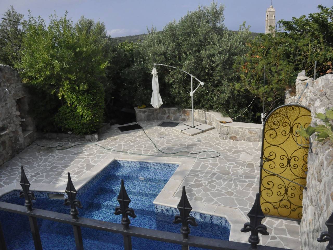 In Zelinika mit Großer Terrasse in Luštica, Bay of Kotor

