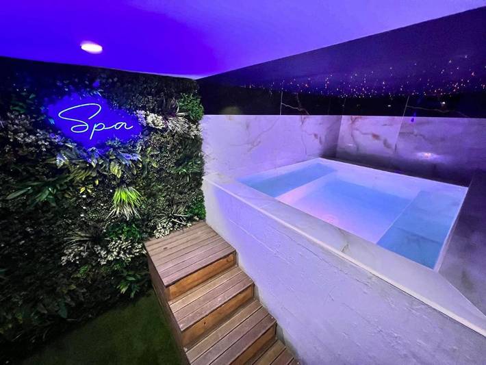 Location de vacances pour 8 personnes, avec jardin et jacuzzi ainsi que piscine et sauna à Taradeau - 4