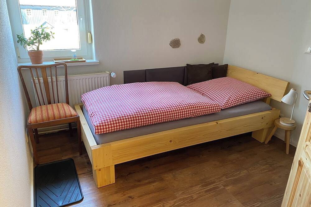 Ganze Wohnung, Einzelzimmer mit Bad und Gemeinschaftsküche im Hofgohlis in Cossebaude, Dresden