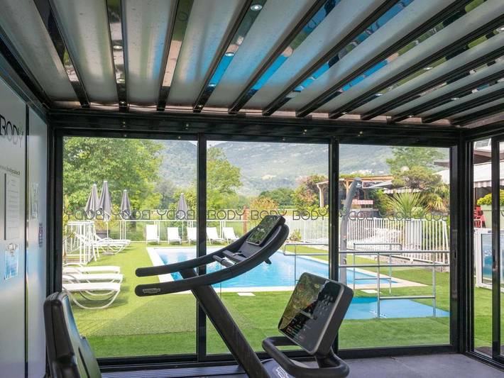 Hôtel pour 4 personnes, avec jardin ainsi que vue et piscine à Voreppe - 3