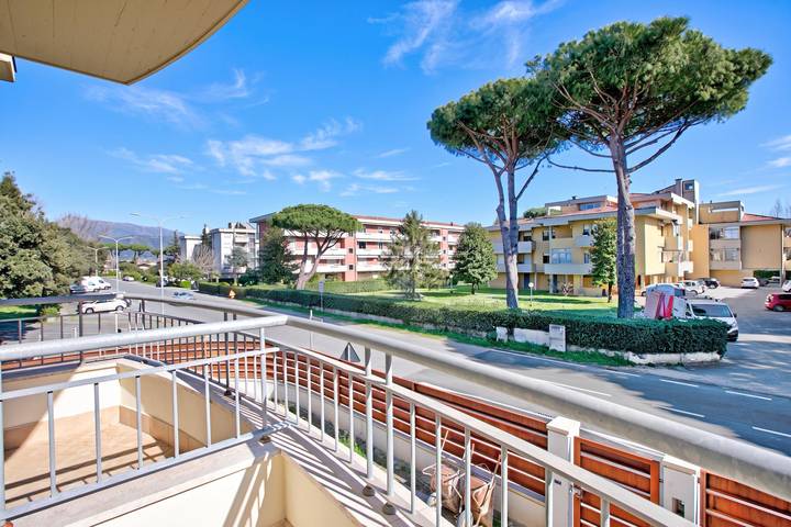 Apartamento entero, Appartamento Mario - 1 Km to the beach in Lido di Camaiore, Camaiore