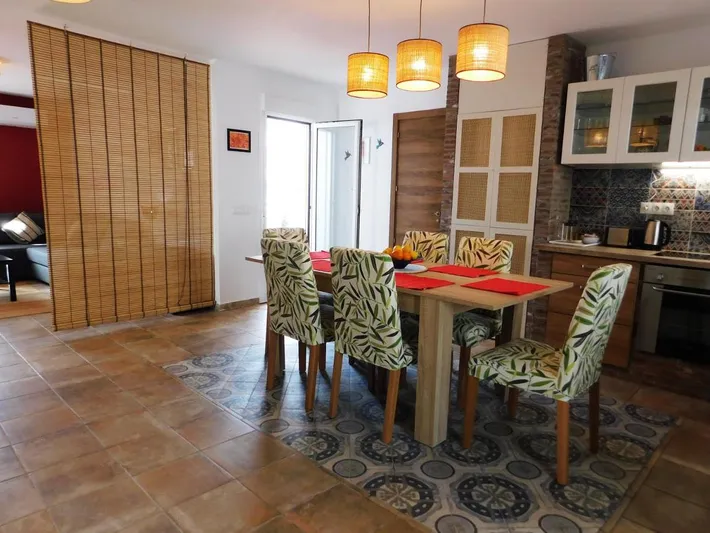 Ferienhaus für 4 Personen, mit Balkon und Ausblick - 1