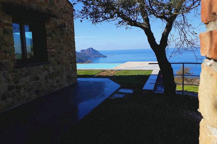 Unabhängige Villa mit Garten, zehn Minuten vom Meer entfernt in Sant'Ambrogio, Cefalù (gemeinde)