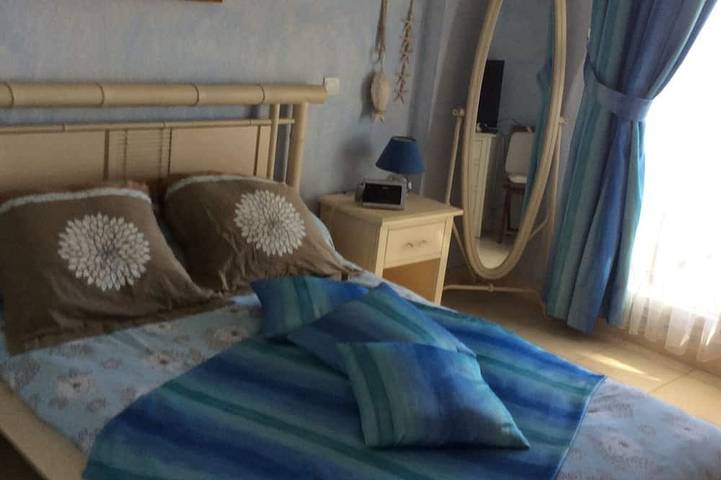 Gîte pour 4 personnes, avec terrasse et jacuzzi à Port-Saint-Louis-du-Rhône - 2