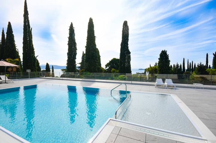 Ferienwohnung für 5 Personen, mit Balkon und Pool in Gardone Riviera - 2