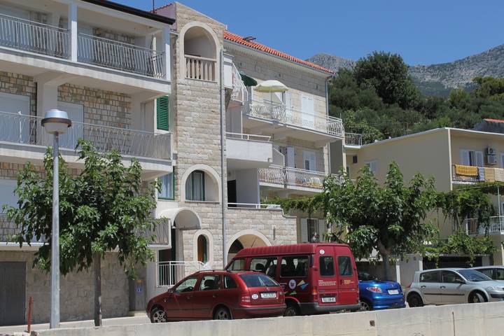 Ganze Wohnung, 2-Zimmer-Ferienwohnung am Strand Podgora, Makarska -a in Podgora, Makarska Riviera