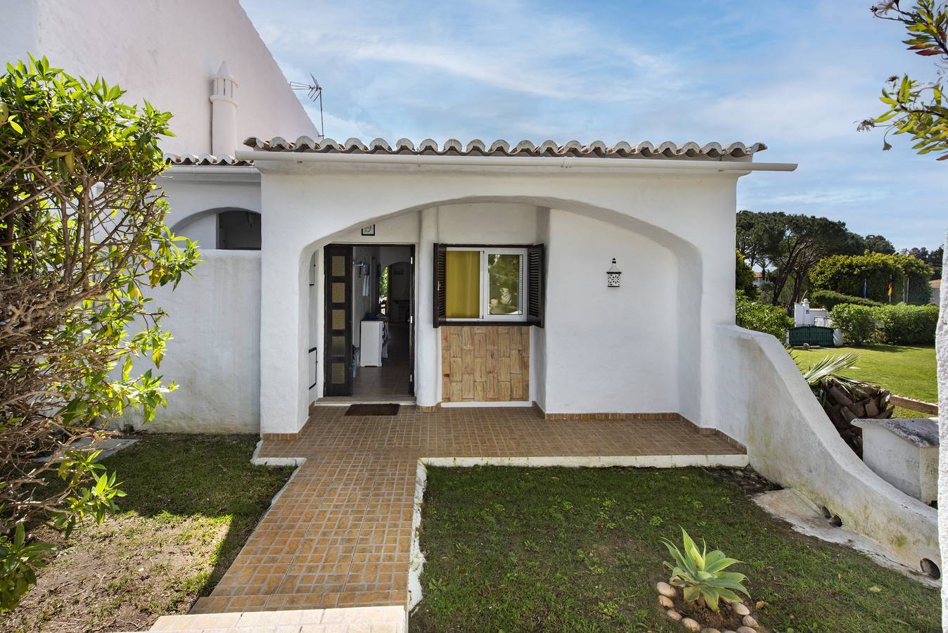 Baiona Club Villa 19 mit Poolzugang in Armação de Pêra (costa), Faro Distrikt