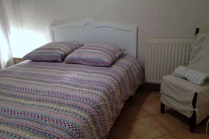 Gîte pour 4 personnes, avec jardin et terrasse à Roquecor - 3