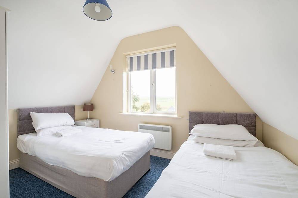 The Links 04, Amazing Location- Food, Drinks, Surf, & Golf!-4 in Lahinch, County Clare