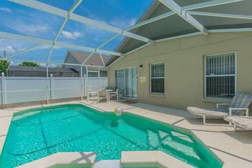 Vacation Home for 8 Guests in Kissimmee, Osceola County, Picture 3