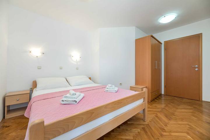 Ferienwohnung für 6 Personen, mit Balkon in Baska