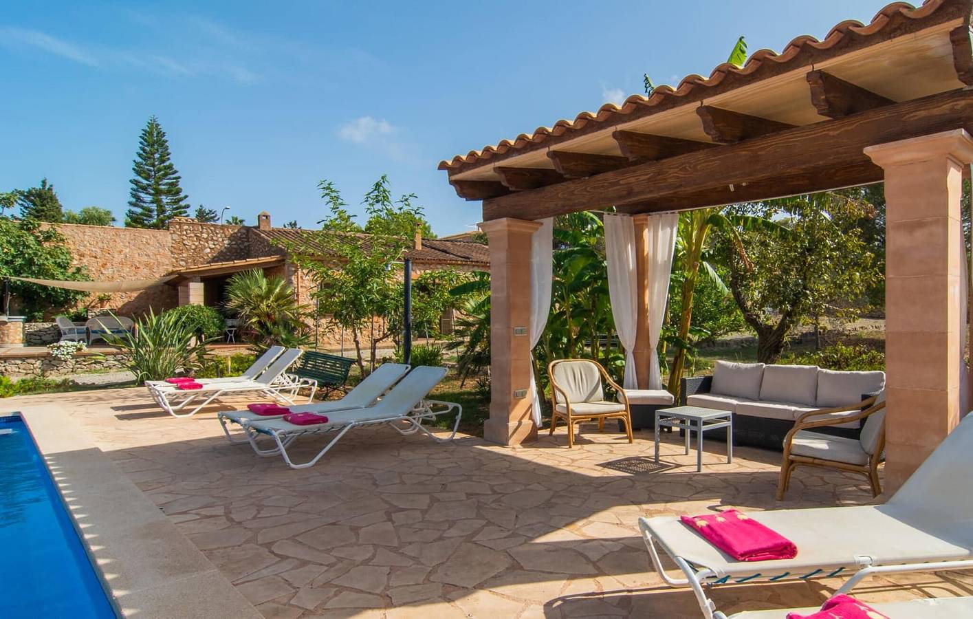Gemütliche Wohnung mit Terrasse und Pool, 900m zum Strand Sa Marjal in Port Nou, Son Servera